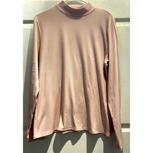 ‼️PRE-OWNED‼️ Women’s long sleeve turtle neck tee